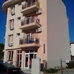диана дик Ξενοδοχείο Kiten (Burgas)